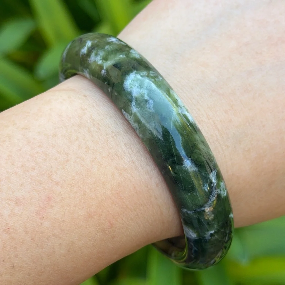 60.5mm‎ inner diameter green xiuyu jade bangle 0988